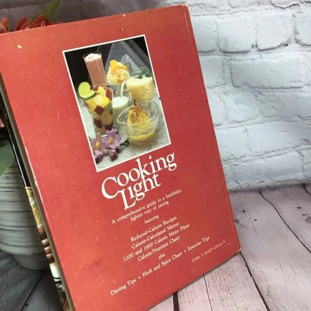 Vintage 1983 Southern Living COOKING LIGHT cookbook